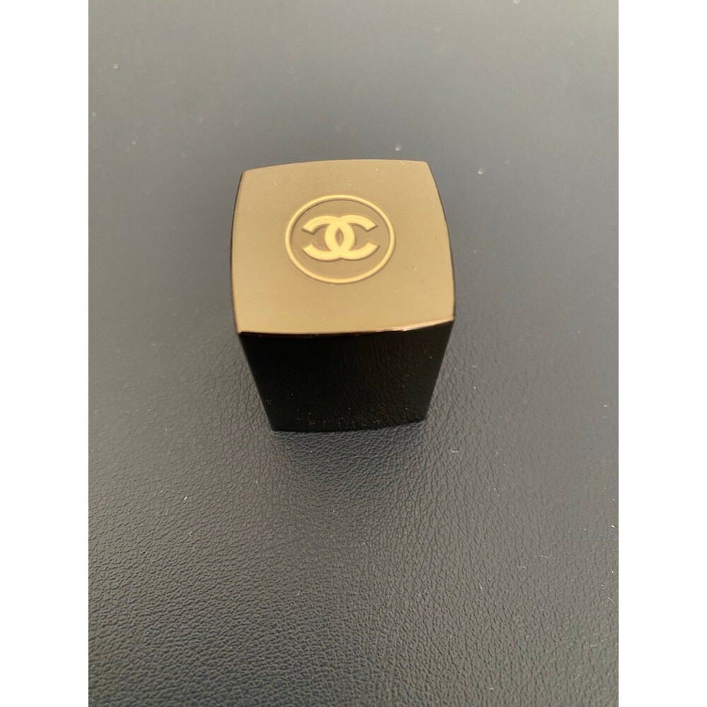 Chanel Sublimage lid